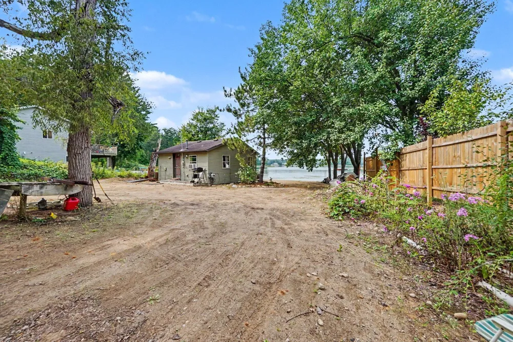 8221 S Island View Drive Newaygo, MI 49337