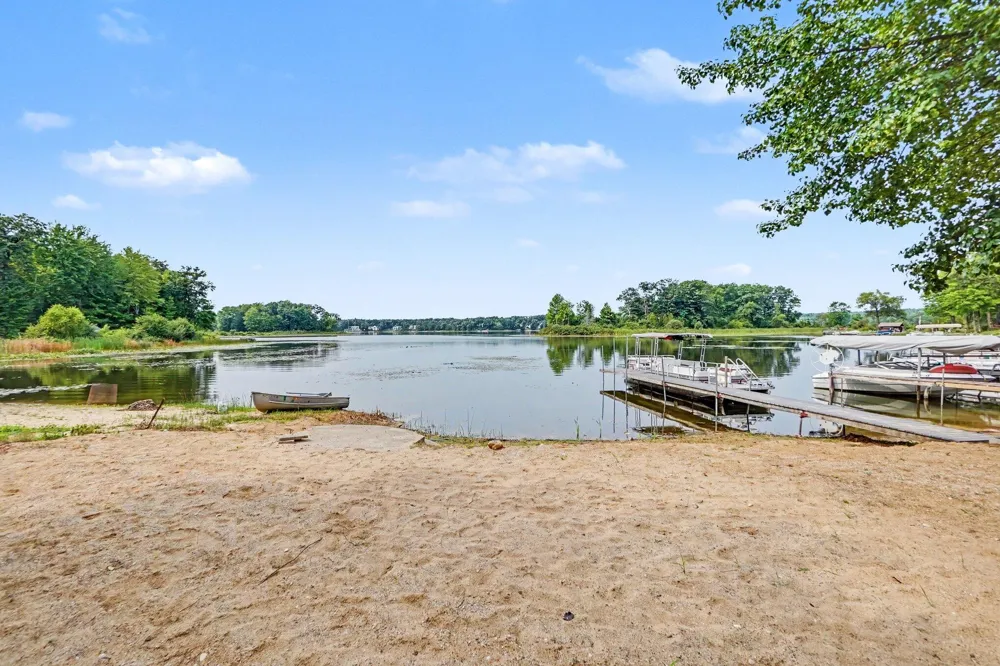8221 S Island View Drive Newaygo, MI 49337