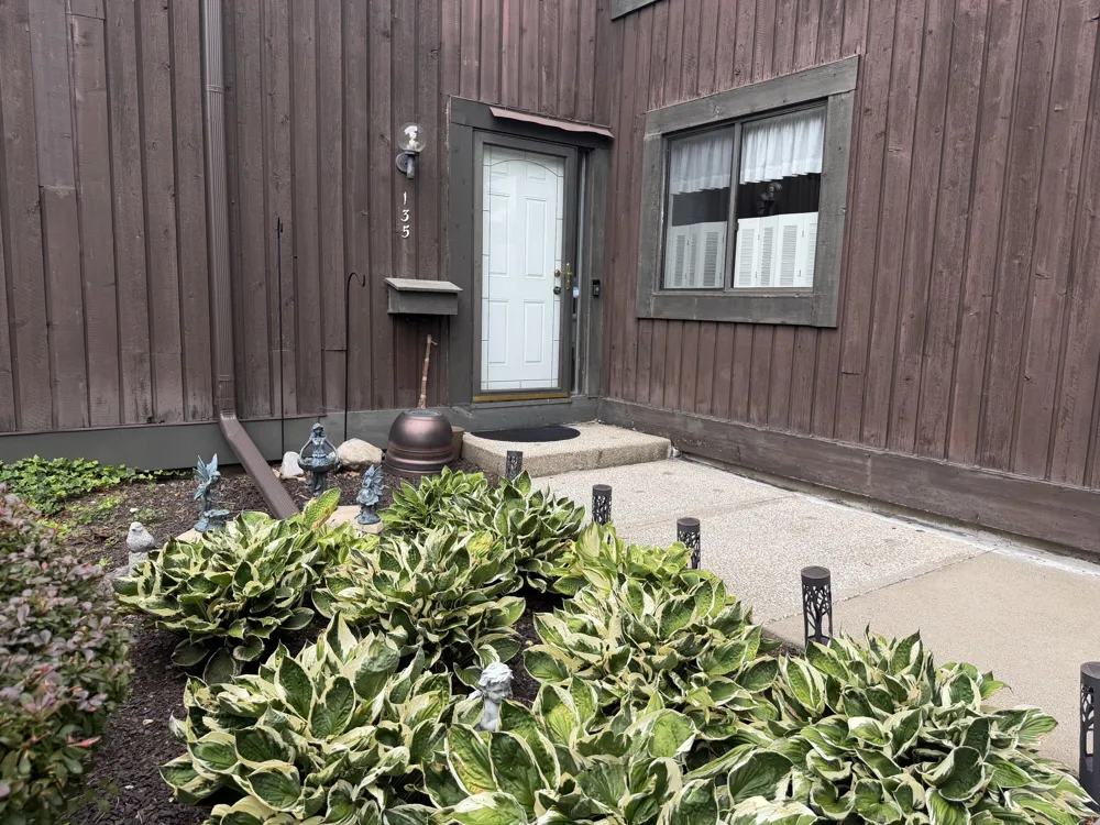 135 Balmoral Court Kalamazoo, MI 49006