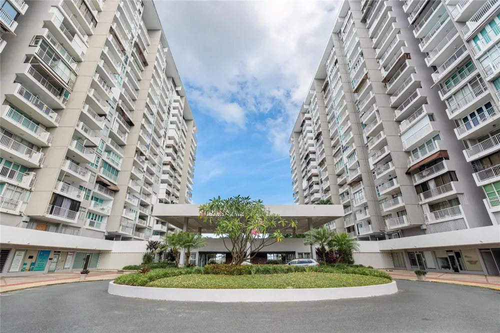 5859 ISLA VERDE AVENUE #PH-2019 Carolina, PR 00979