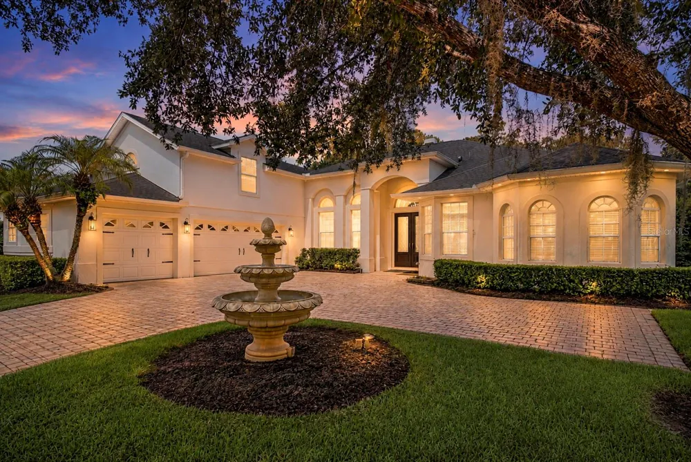 2710 REGAL PINE TRAIL Oviedo, FL 32766