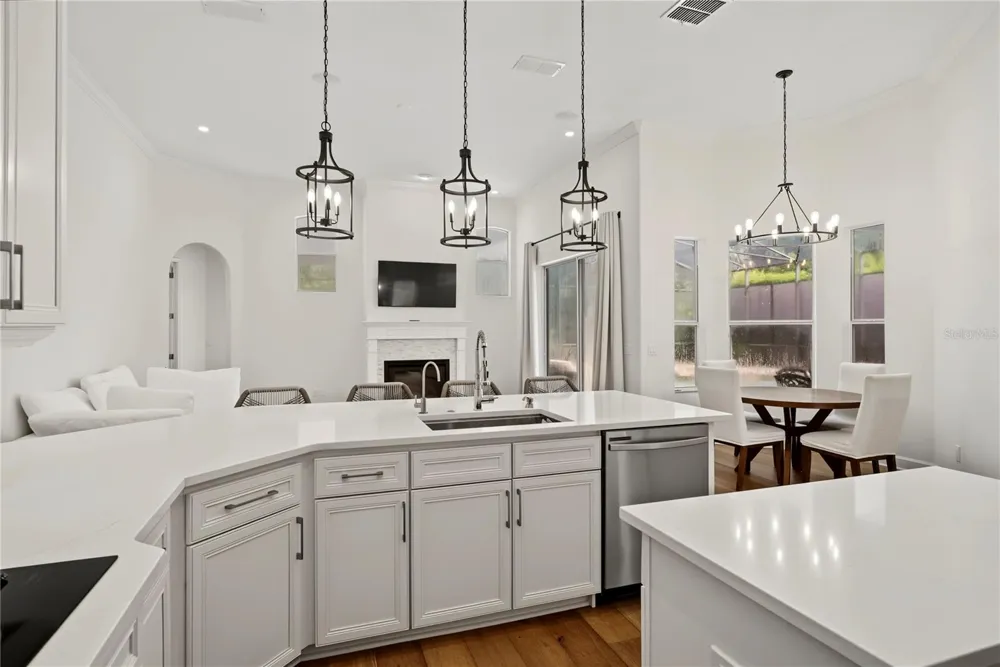 2710 REGAL PINE TRAIL Oviedo, FL 32766