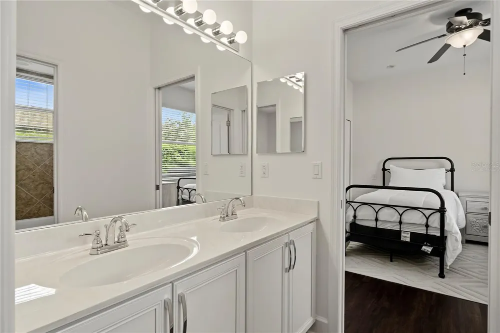 2710 REGAL PINE TRAIL Oviedo, FL 32766