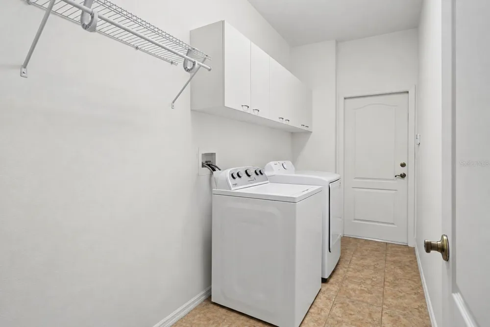 2710 REGAL PINE TRAIL Oviedo, FL 32766