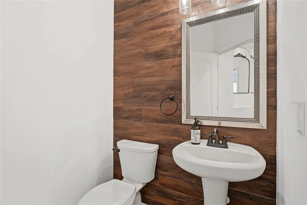 2710 REGAL PINE TRAIL Oviedo, FL 32766
