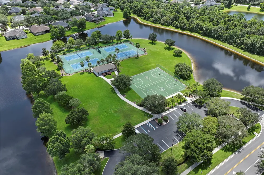 2710 REGAL PINE TRAIL Oviedo, FL 32766