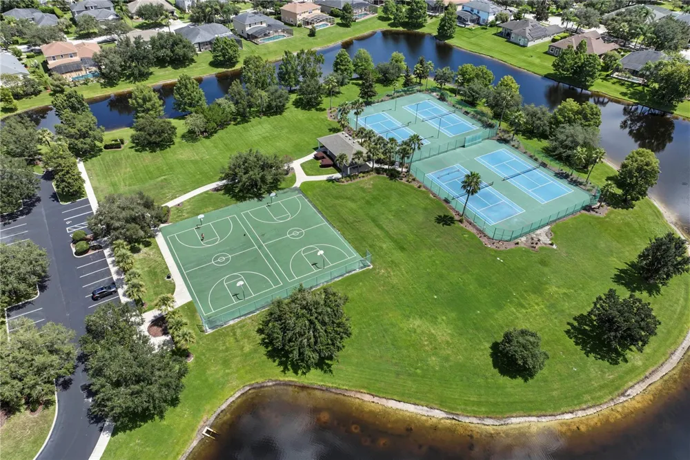 2710 REGAL PINE TRAIL Oviedo, FL 32766