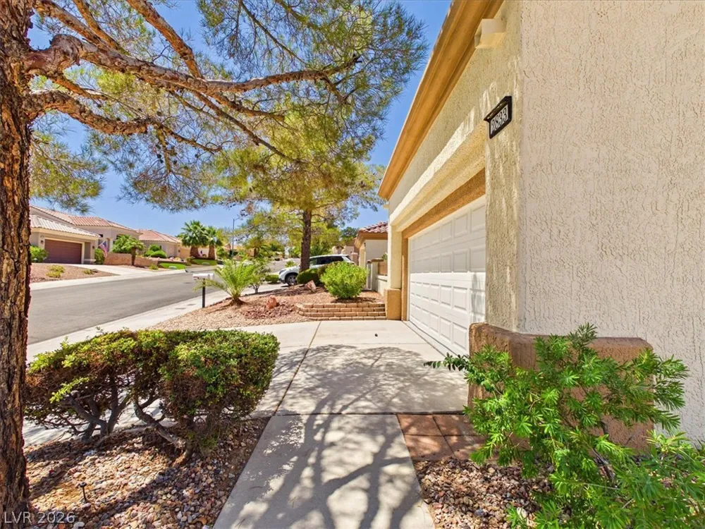 2833 Breakers Creek Drive Las Vegas, NV 89134