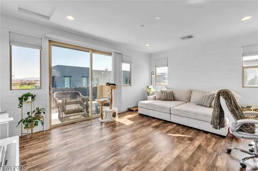 11250 Cactus Tower Avenue #102 Las Vegas, NV 89135