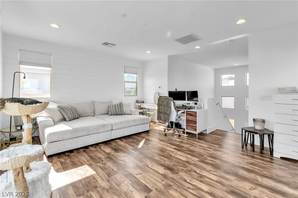 11250 Cactus Tower Avenue #102 Las Vegas, NV 89135