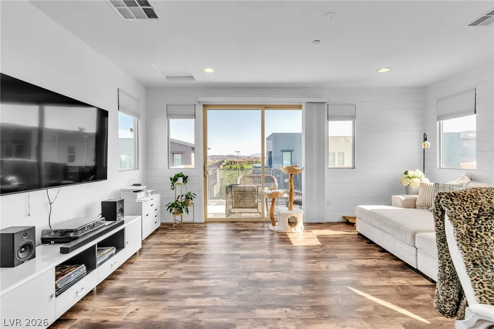 11250 Cactus Tower Avenue #102 Las Vegas, NV 89135