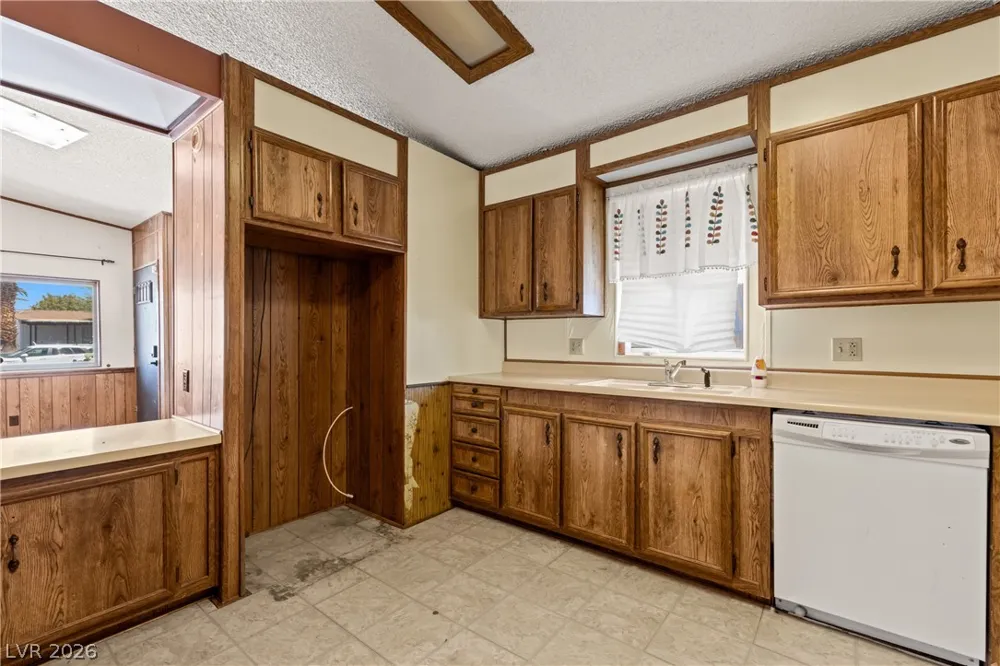 203 Trailzend Avenue Overton, NV 89040