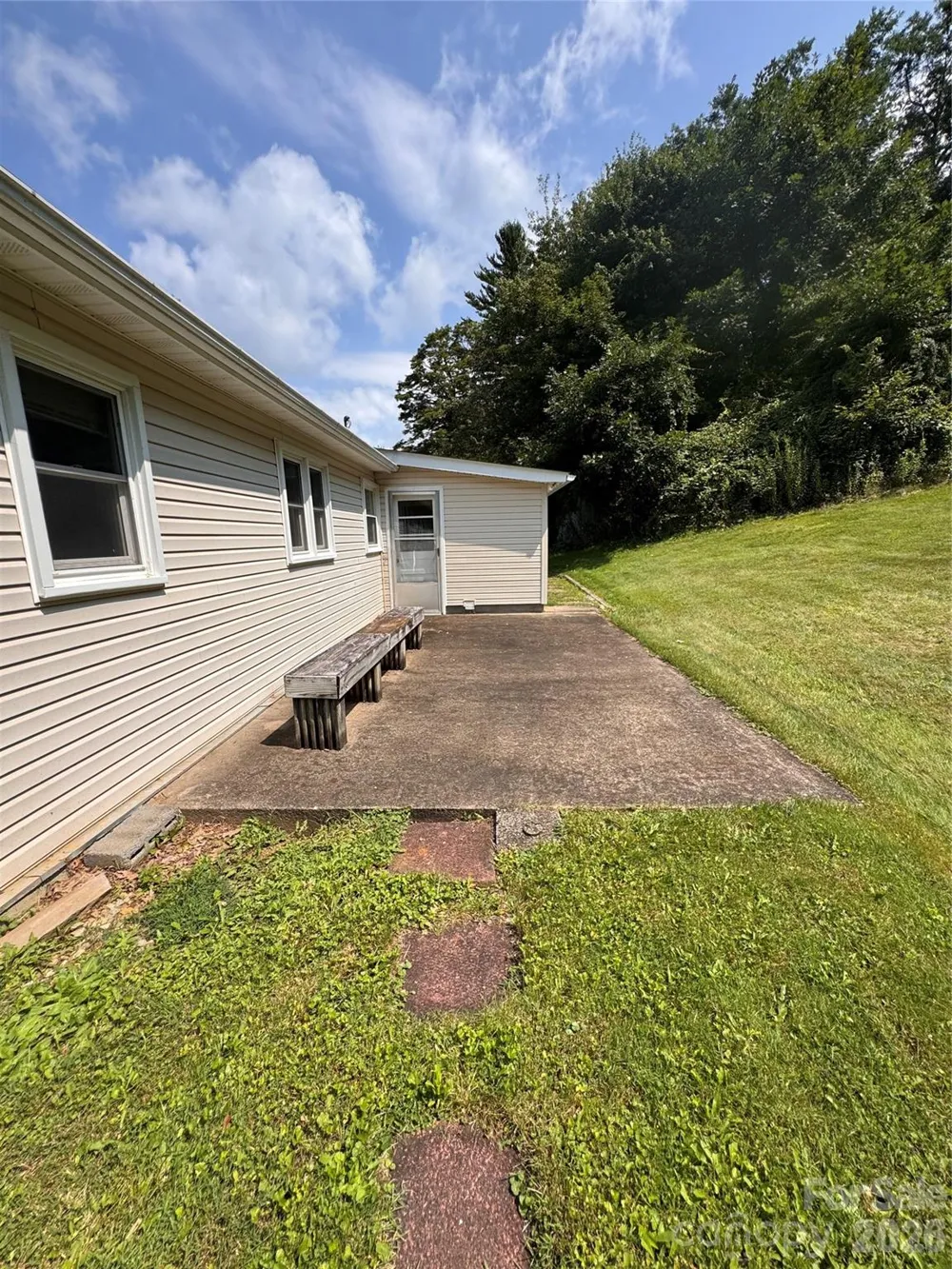 189 Old NC 181 Highway Newland, NC 28657