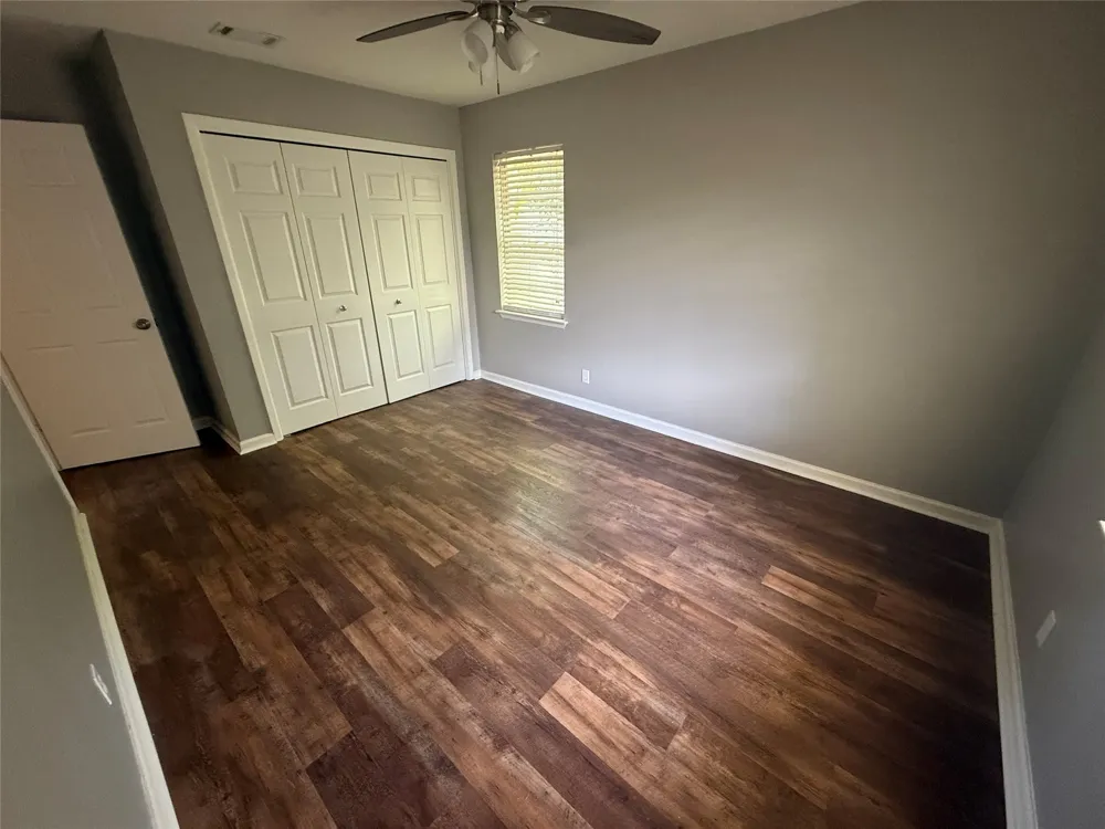 300 S Joyce Street Lacy Lakeview, TX 76705