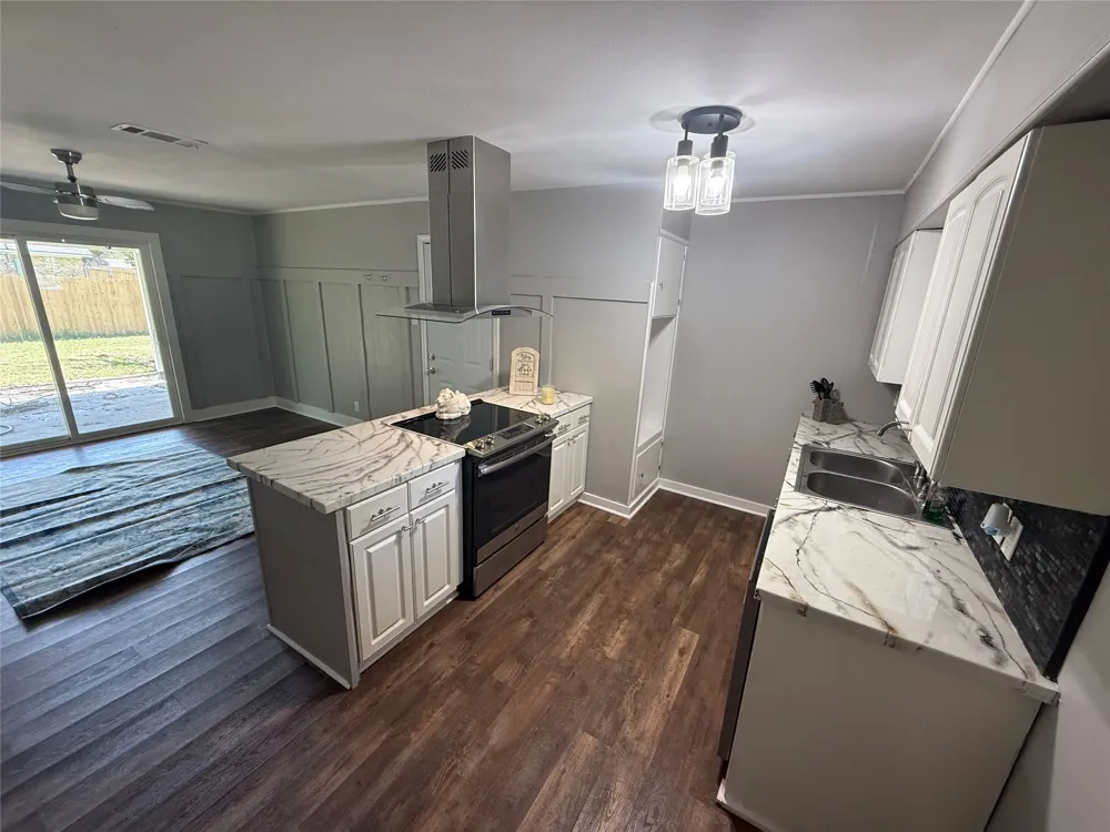 300 S Joyce Street Lacy Lakeview, TX 76705