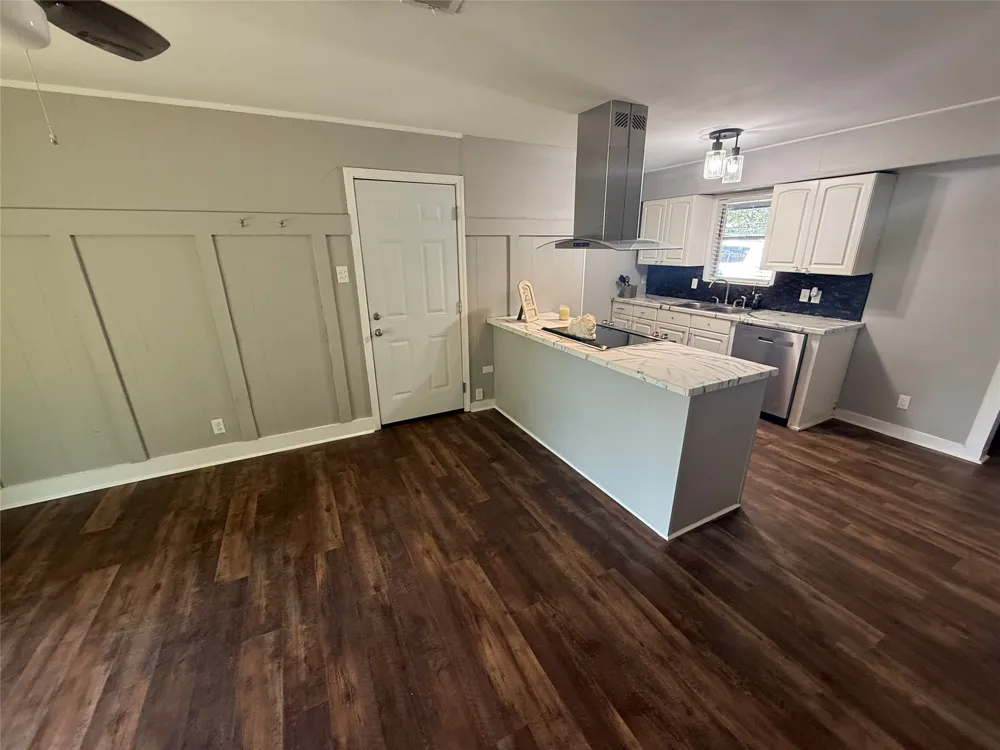 300 S Joyce Street Lacy Lakeview, TX 76705