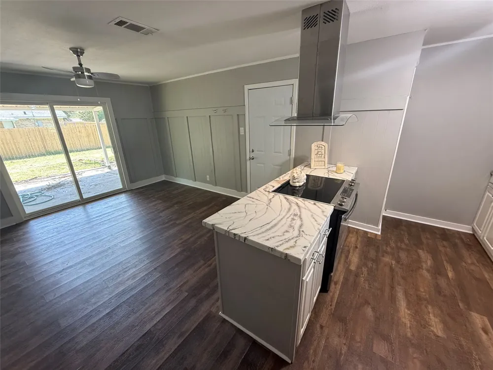 300 S Joyce Street Lacy Lakeview, TX 76705