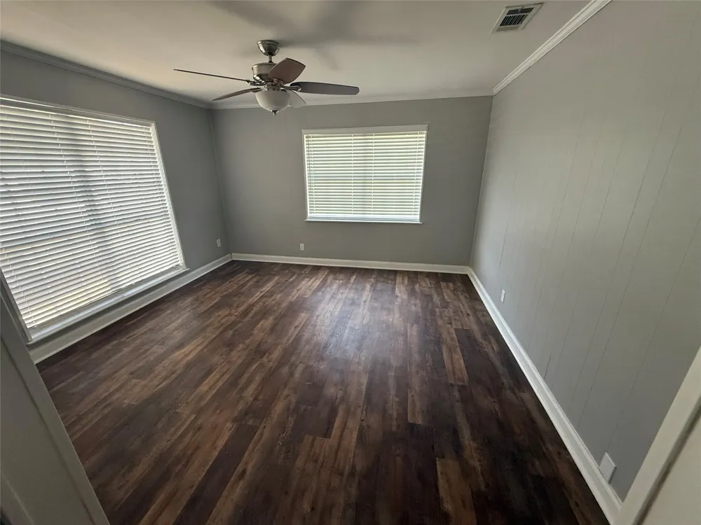 300 S Joyce Street Lacy Lakeview, TX 76705