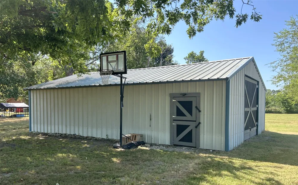 1689 W FM 898 Bonham, TX 75418