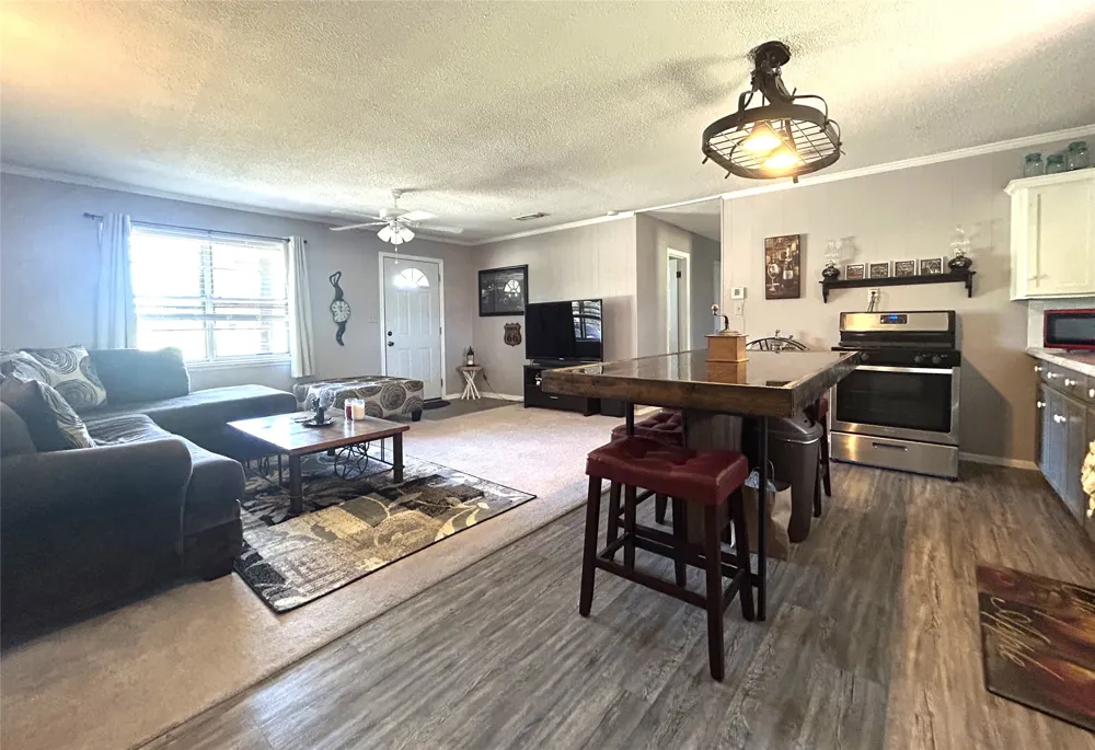 1689 W FM 898 Bonham, TX 75418