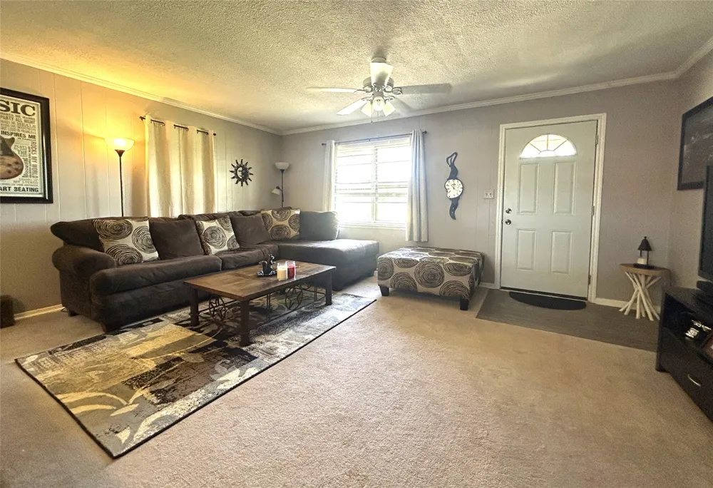 1689 W FM 898 Bonham, TX 75418