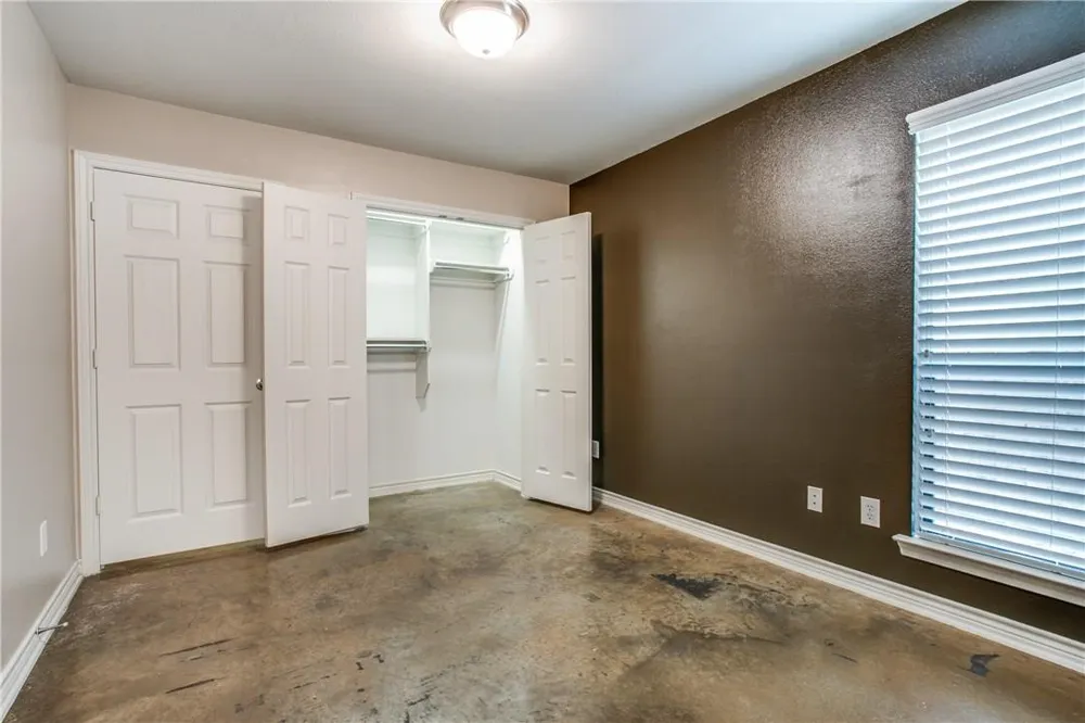 2415 Stutz Drive #D Dallas, TX 75235