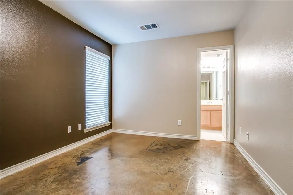2415 Stutz Drive #D Dallas, TX 75235