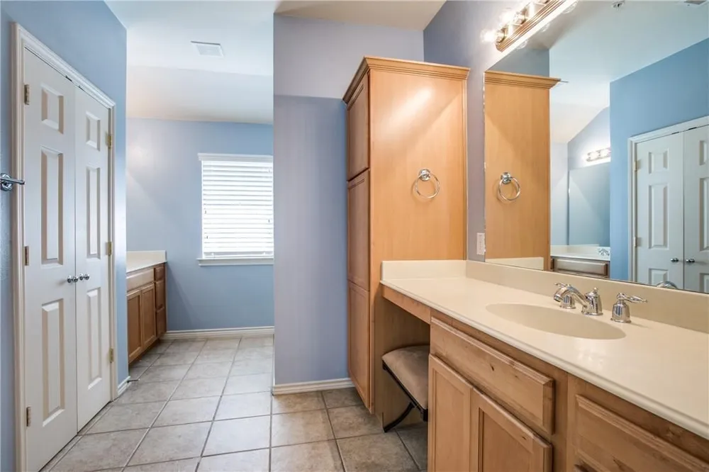 2415 Stutz Drive #D Dallas, TX 75235