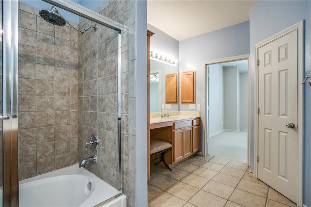 2415 Stutz Drive #D Dallas, TX 75235