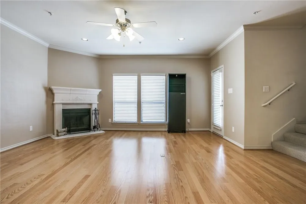 2415 Stutz Drive #D Dallas, TX 75235