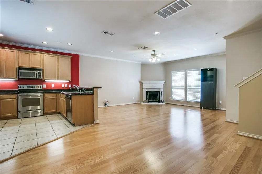 2415 Stutz Drive #D Dallas, TX 75235