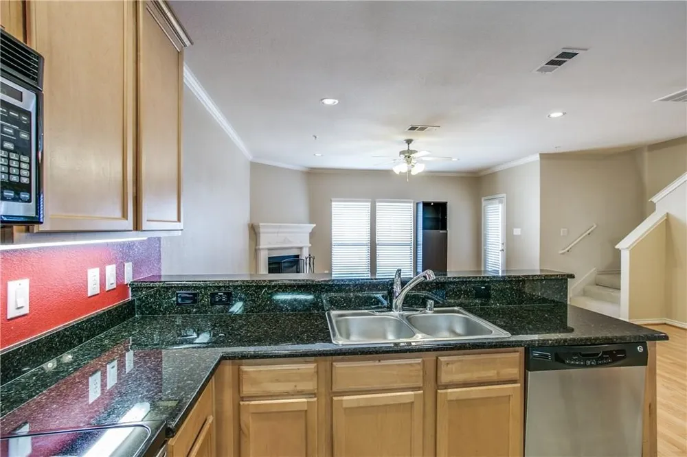 2415 Stutz Drive #D Dallas, TX 75235
