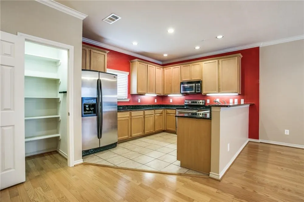 2415 Stutz Drive #D Dallas, TX 75235