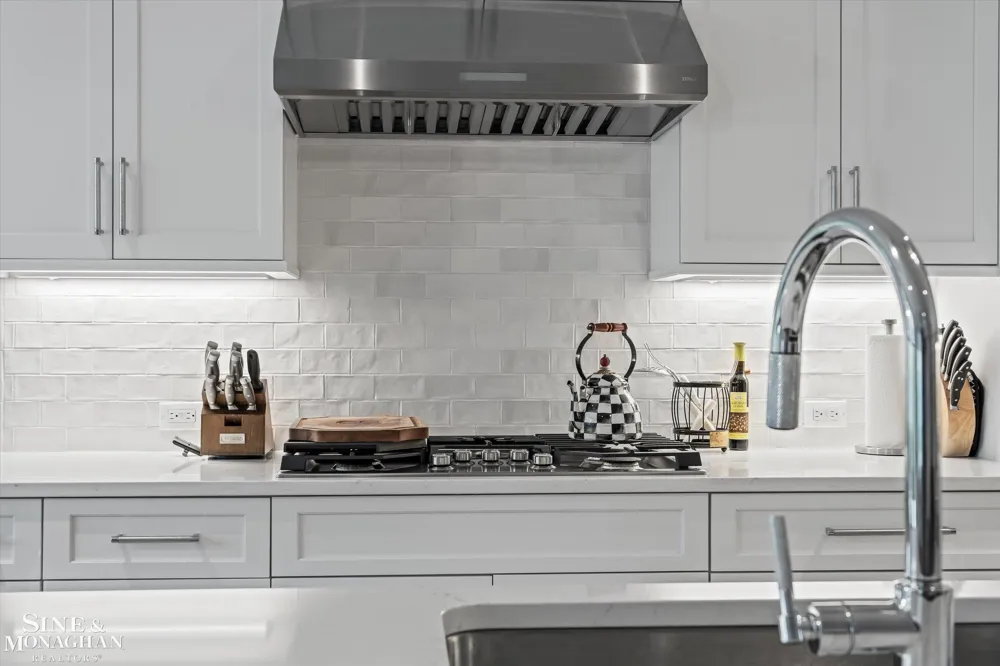 361 Moselle Place Grosse Pointe Farms City, MI 48236