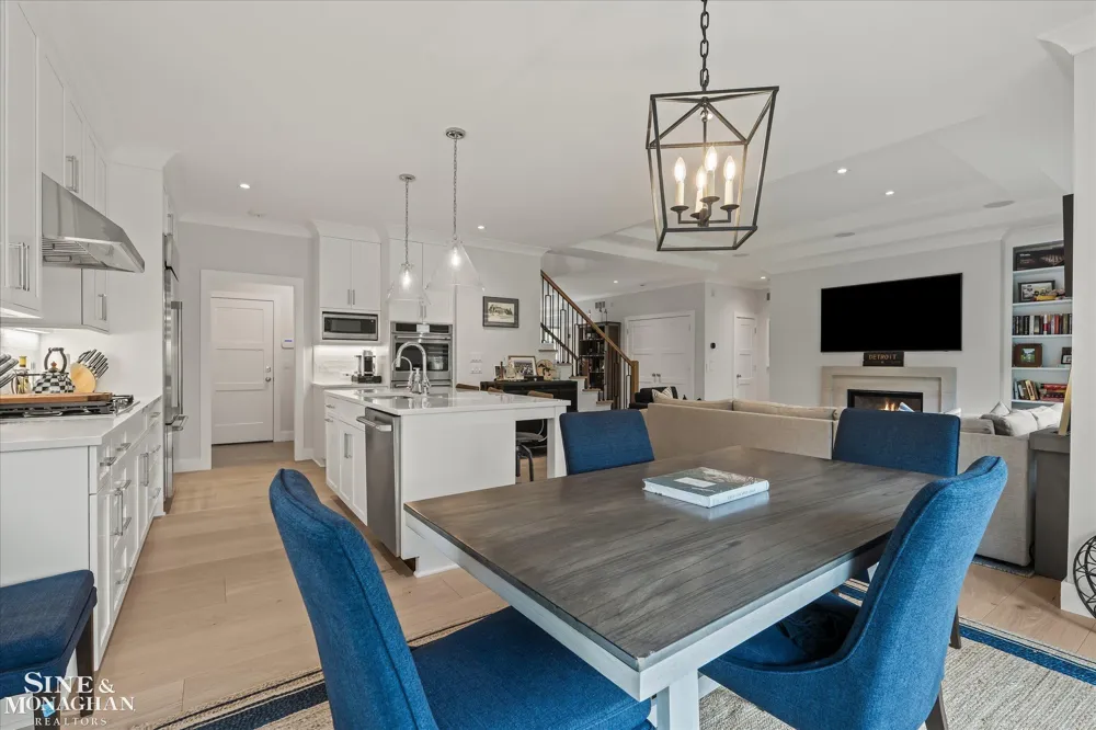 361 Moselle Place Grosse Pointe Farms City, MI 48236