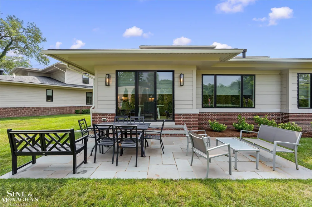 361 Moselle Place Grosse Pointe Farms City, MI 48236