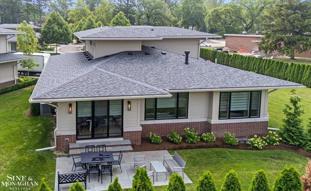 361 Moselle Place Grosse Pointe Farms City, MI 48236