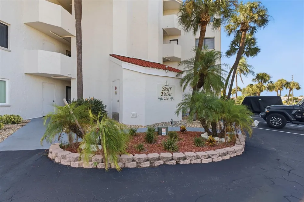 298 SKIFF POINT #103 Clearwater, FL 33767