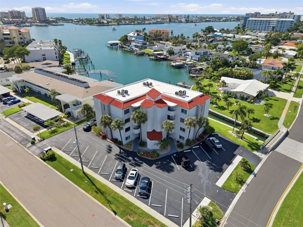 298 SKIFF POINT #103 Clearwater, FL 33767