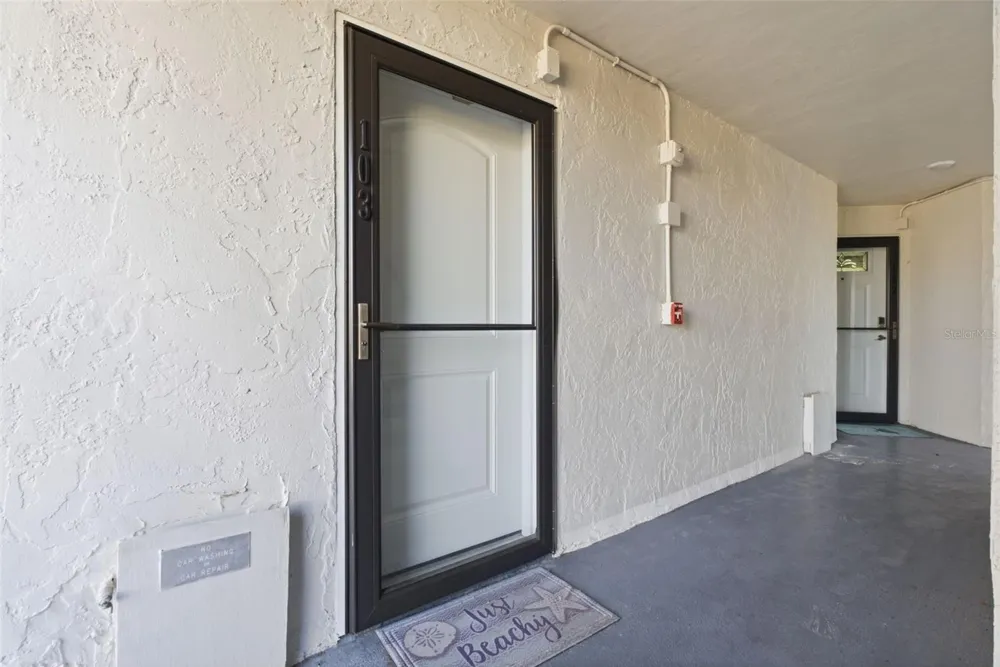 298 SKIFF POINT #103 Clearwater, FL 33767