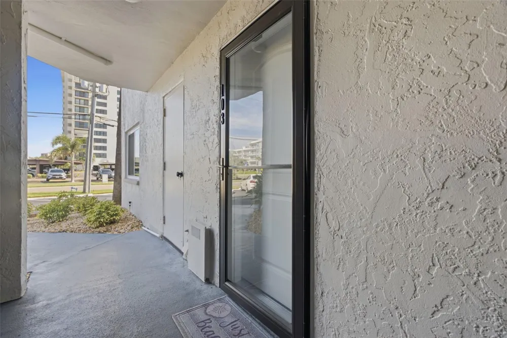 298 SKIFF POINT #103 Clearwater, FL 33767