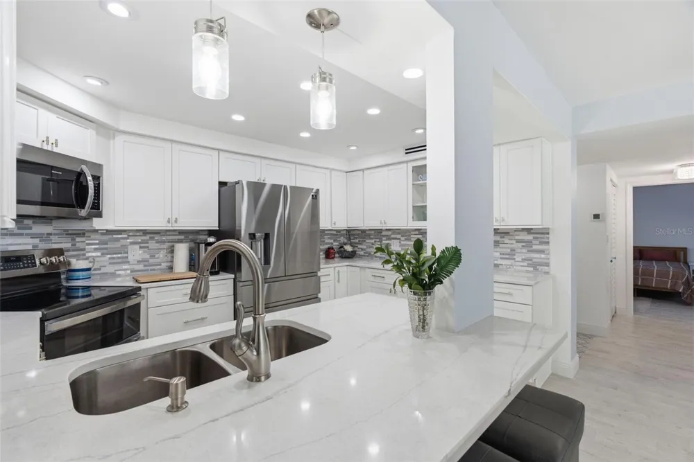 298 SKIFF POINT #103 Clearwater, FL 33767