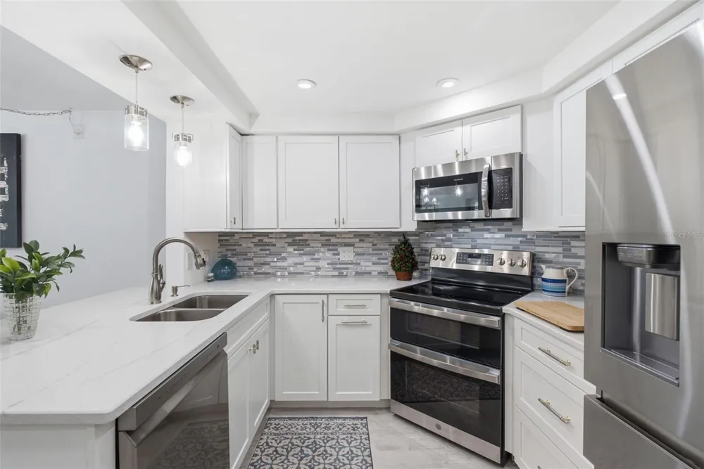 298 SKIFF POINT #103 Clearwater, FL 33767