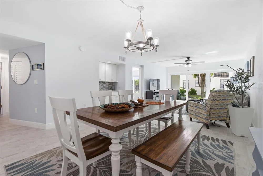 298 SKIFF POINT #103 Clearwater, FL 33767