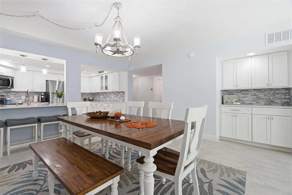 298 SKIFF POINT #103 Clearwater, FL 33767