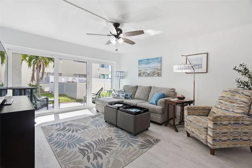 298 SKIFF POINT #103 Clearwater, FL 33767