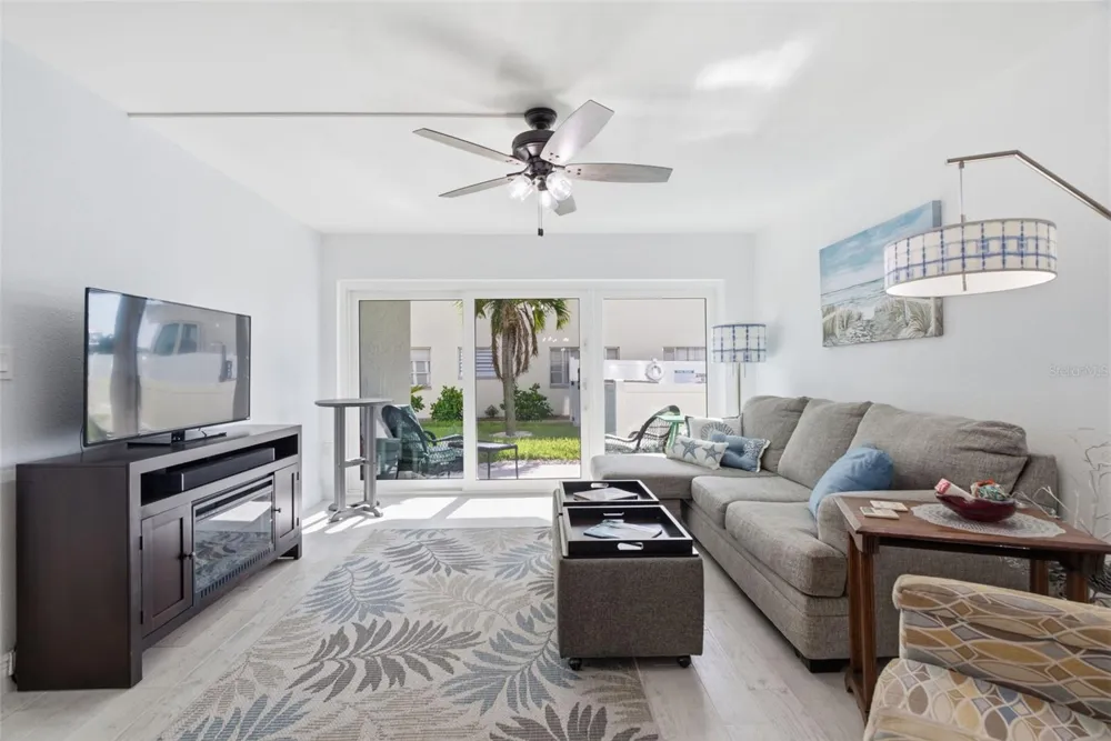 298 SKIFF POINT #103 Clearwater, FL 33767