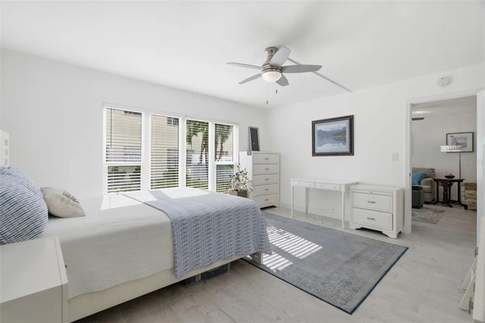 298 SKIFF POINT #103 Clearwater, FL 33767