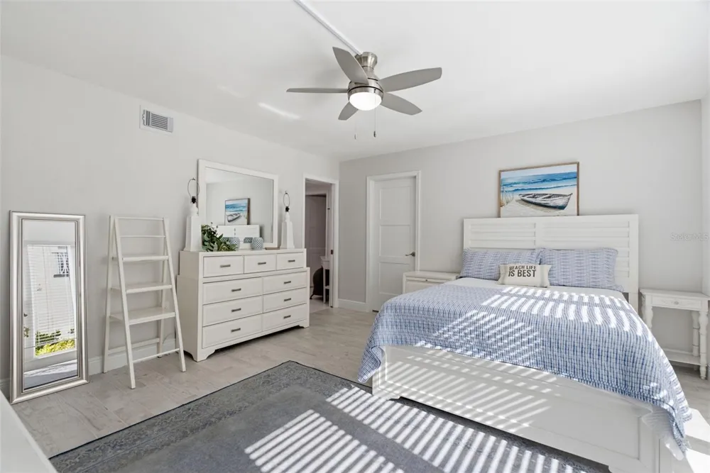 298 SKIFF POINT #103 Clearwater, FL 33767