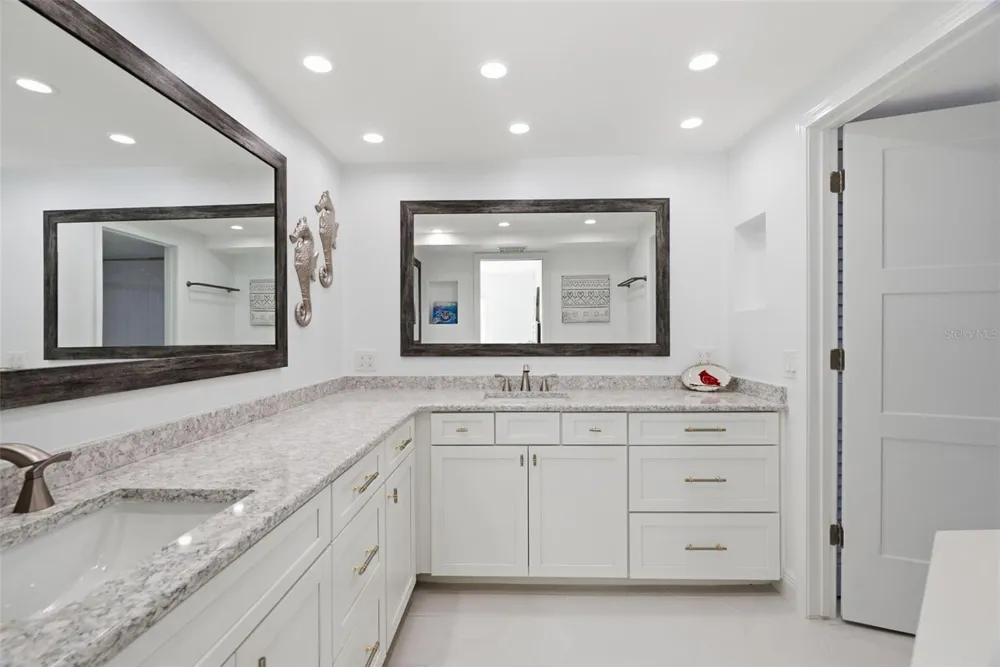 298 SKIFF POINT #103 Clearwater, FL 33767